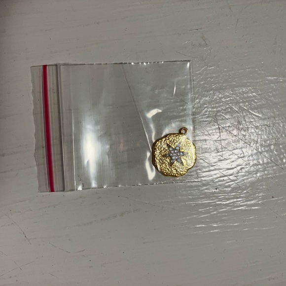 24k Shiny Gold Plated Hammered Star Charm, CZ Micro Pave North Star Charm - Picture 2 of 2